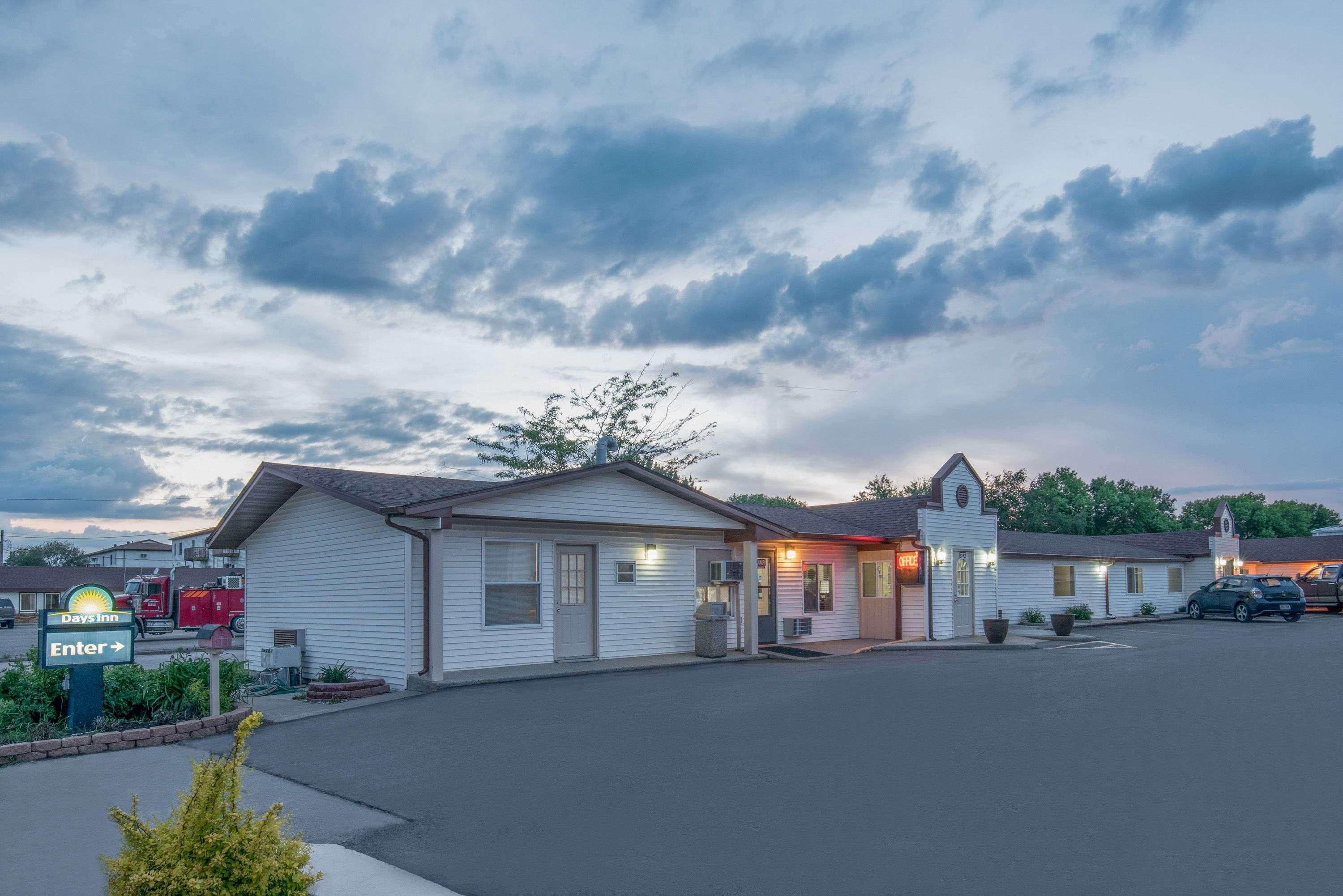 Days Inn By Wyndham Jamestown Kültér fotó