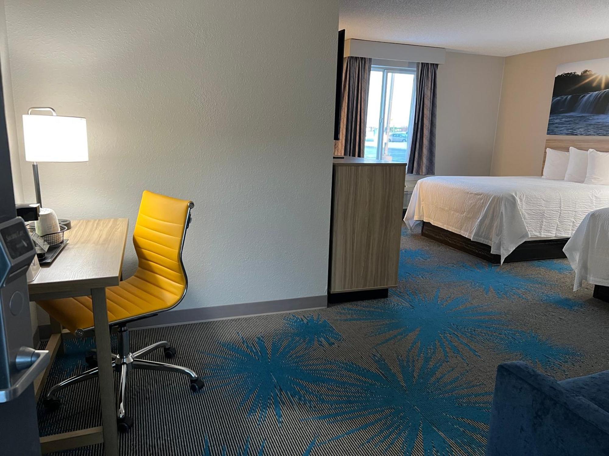 Days Inn By Wyndham Jamestown Kültér fotó
