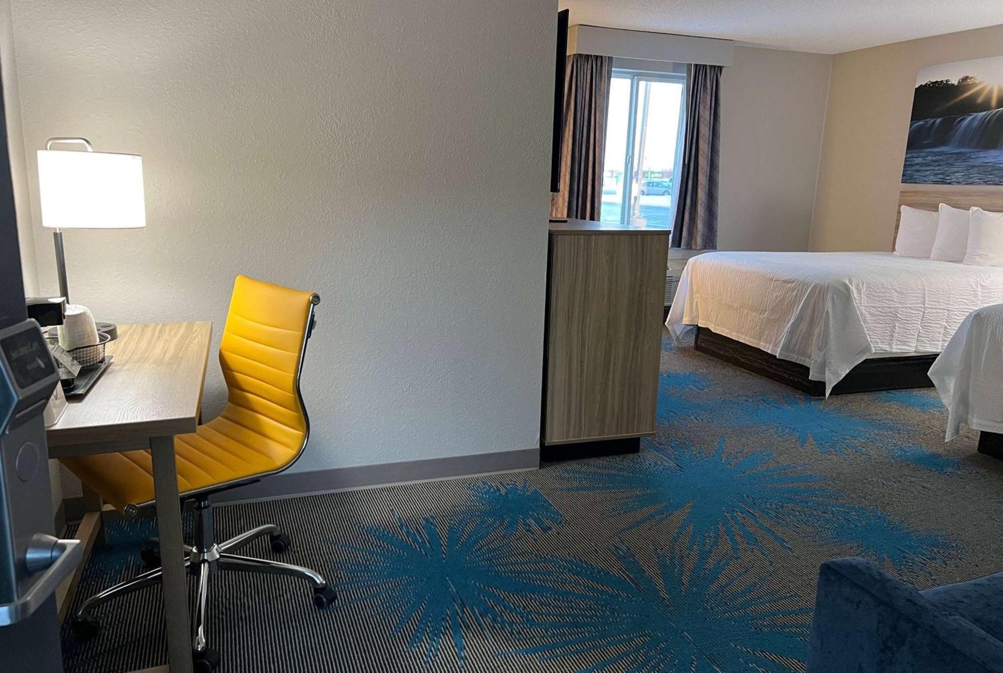 Days Inn By Wyndham Jamestown Kültér fotó