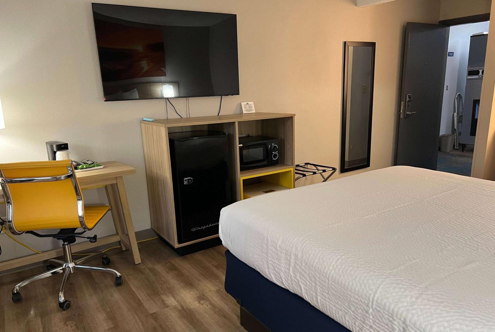Days Inn By Wyndham Jamestown Kültér fotó