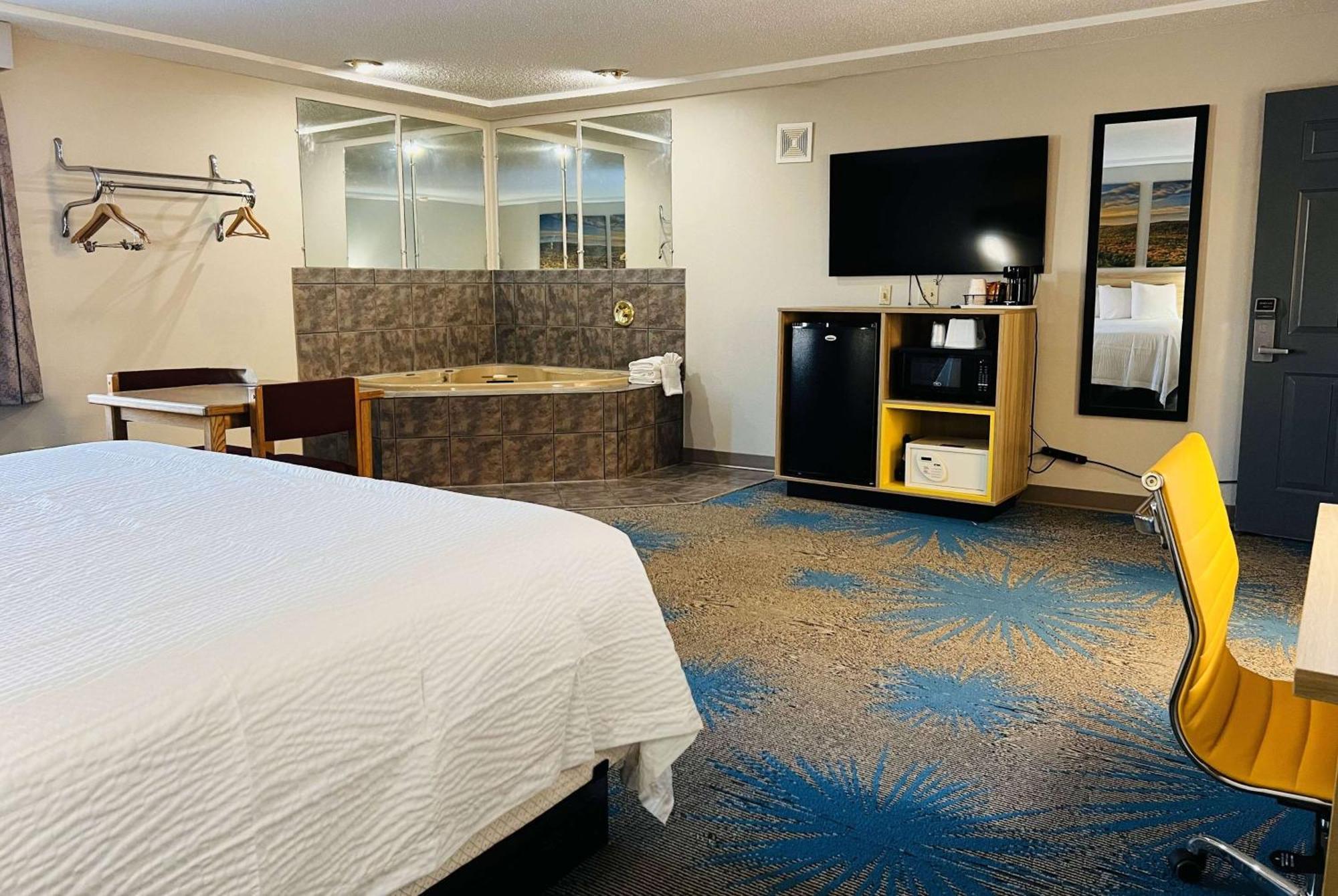 Days Inn By Wyndham Jamestown Kültér fotó